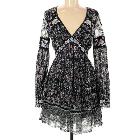 Free People Cherry Blossom Embroidered Size 6 Dress - Picture 4 of 16